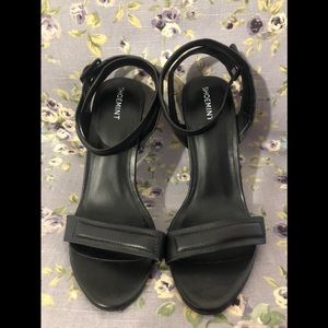 **BRAND NEW** Strappy Heeled Snadals